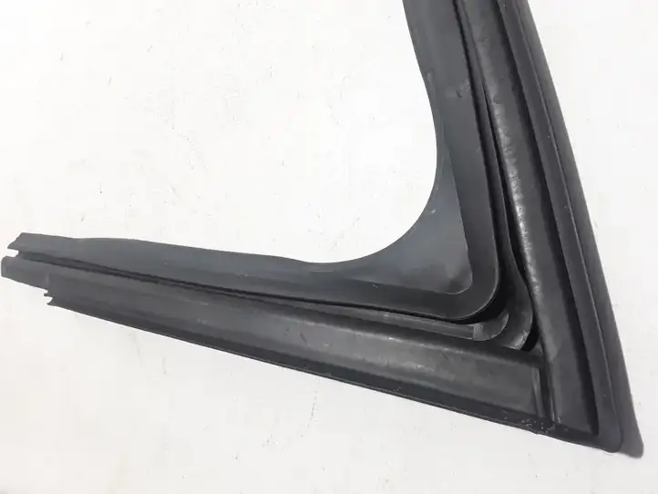 Dacia Jogger (2022 - )  803314014R Уплотнительная резина передней двери (на кузове)