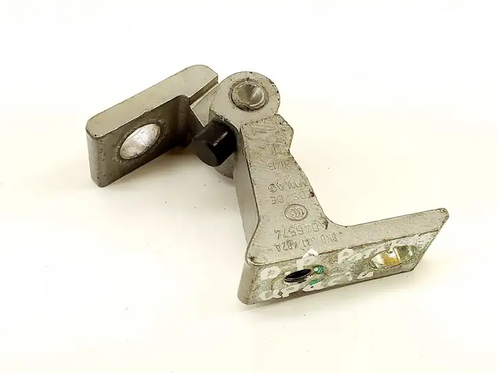 Volkswagen Golf VII (2013 - 2019)  8K0831402A Верхняя петля передней двери