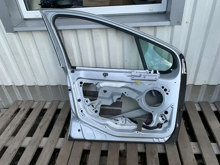 Peugeot 308 (2007 - 2013) Дверь — фото 2