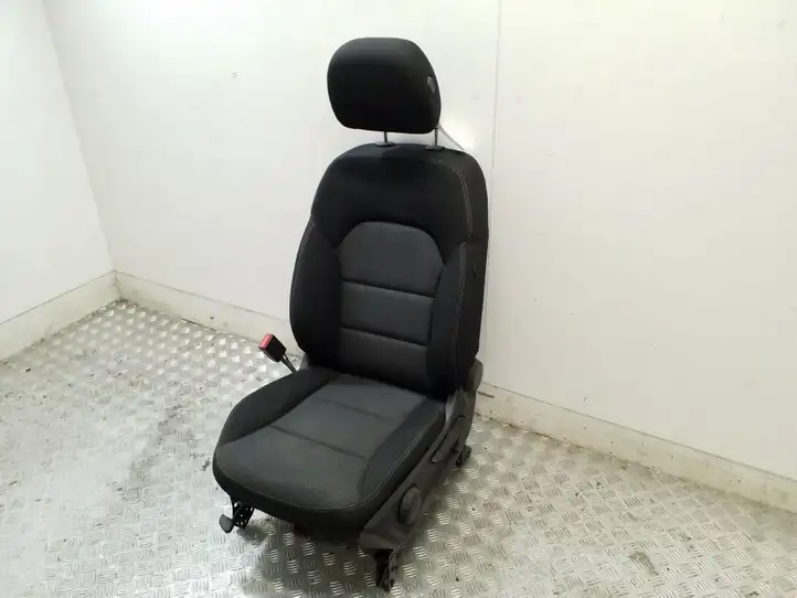 Mercedes-Benz B-class W246 (2011 - 2014) Переднее сиденье водителя — фото 2
