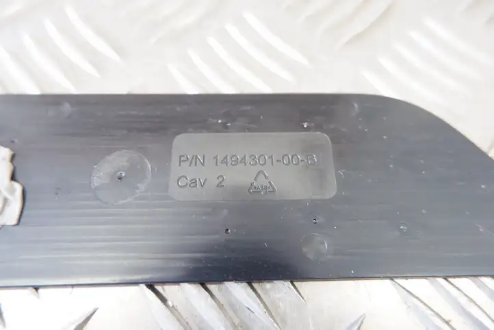 Tesla Model Y (2019 - 2024) 149430100B Отделка переднего порога — фото 2