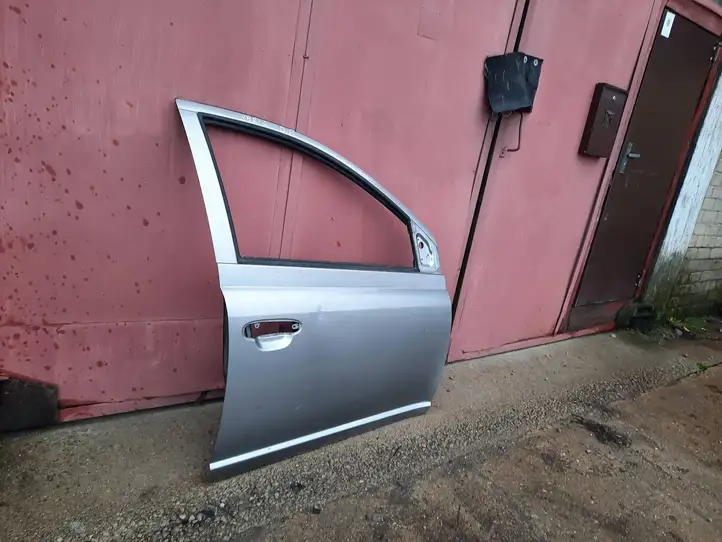 Toyota Yaris (2003 - 2005) Дверь — фото 2