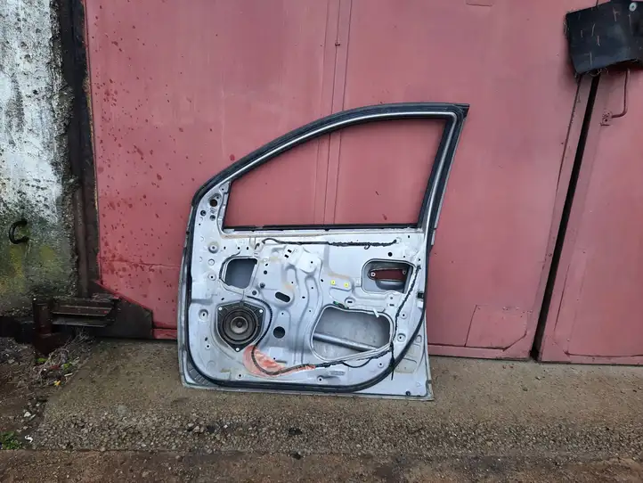 Toyota Yaris (2003 - 2005) Дверь — фото 3
