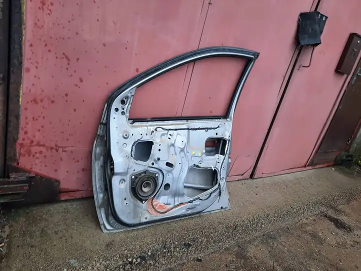 Toyota Yaris (2003 - 2005) Дверь — фото 4