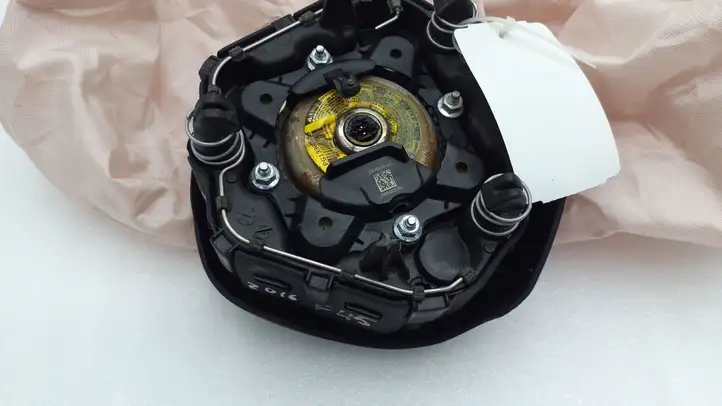 BMW 2 F45 (2014 - 2021) 33687384603 Подушка безопасности руля — фото 2