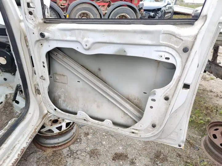 Volkswagen Caddy (2004 - 2010) Дверь — фото 6