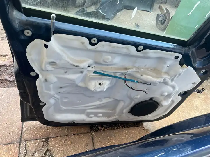Jeep Cherokee (2001 - 2007) Дверь — фото 4