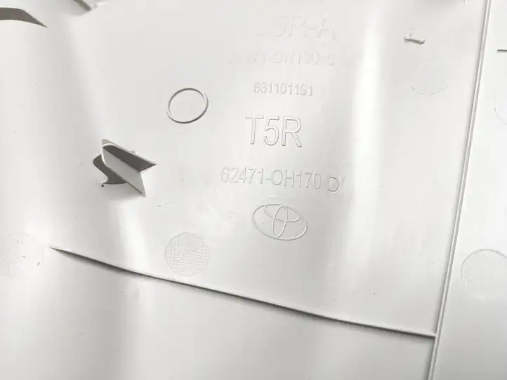 Toyota Aygo (2014 - 2018)  824710H130 Отделка стойки (C)