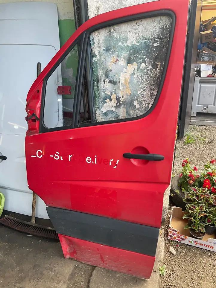 Mercedes-Benz Sprinter W906 (2006 - 2018) Дверь — фото 2