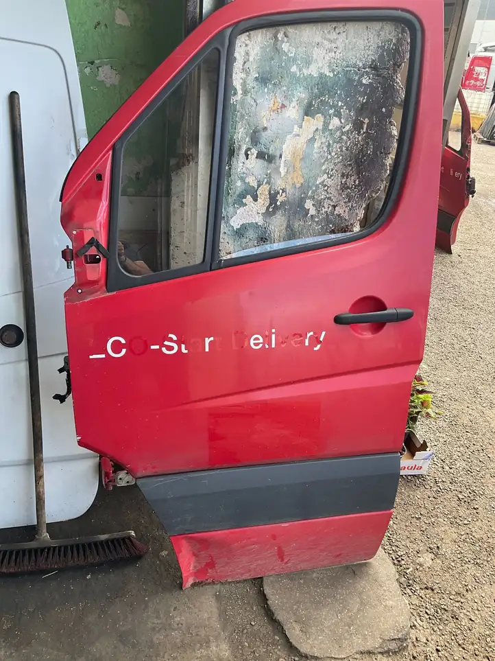 Mercedes-Benz Sprinter W906 (2006 - 2018) Дверь — фото 3