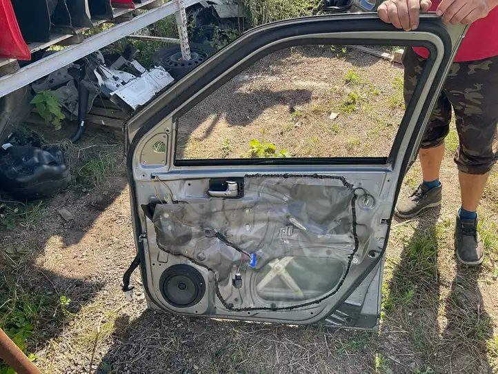 Suzuki Swift (2004 - 2010) Дверь — фото 2