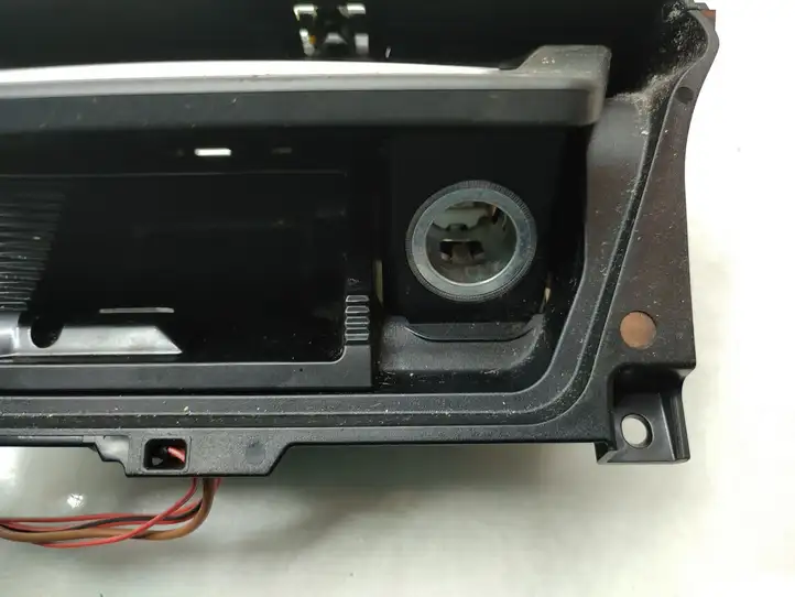 BMW 5 F10 F11 (2009 - 2016) 9171558 Передняя пепельница — фото 8