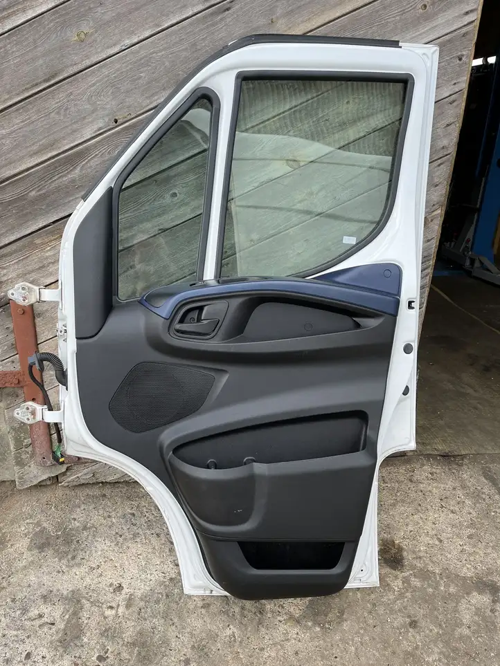 Iveco Daily Daily 6th gen (2012 - 2020) Дверь — фото 2