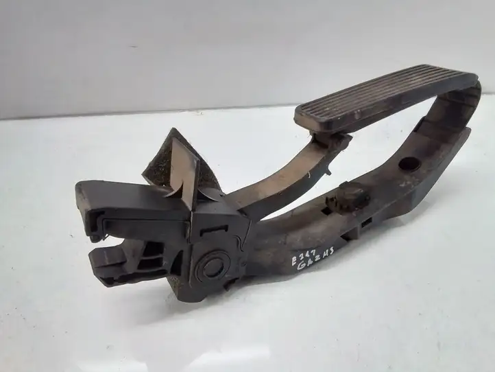 Mercedes-Benz E W211 (2002 - 2009)  A21130100001 Педаль акселератора