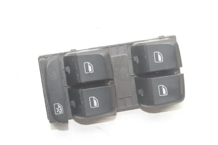 Audi A5 8T 8F (2007 - 2011) 8K0959851D Кнопка фаркопа в багажнике — фото 1