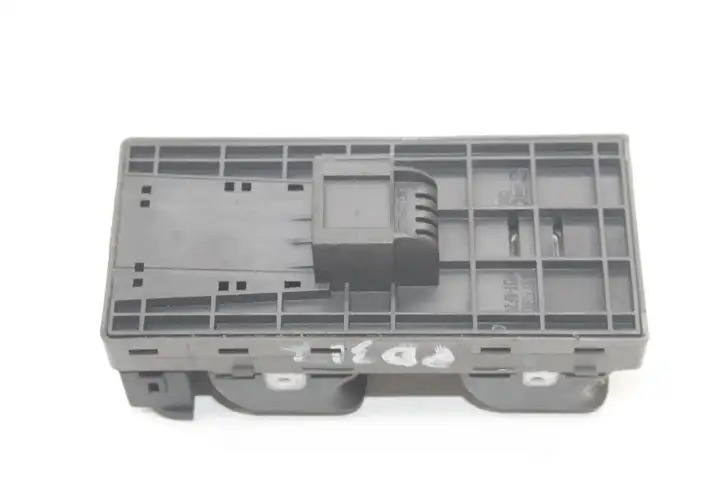 Audi A5 8T 8F (2007 - 2011) 8K0959851D Кнопка фаркопа в багажнике — фото 4