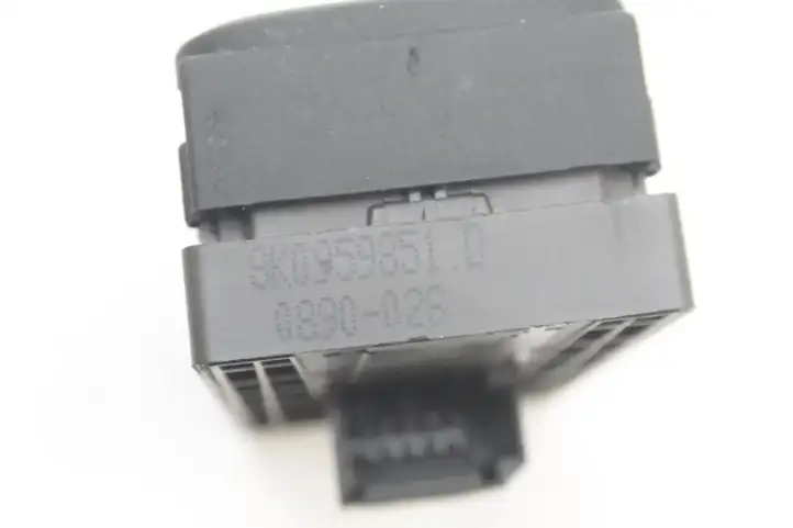 Audi A5 8T 8F (2007 - 2011) 8K0959851D Кнопка фаркопа в багажнике — фото 5