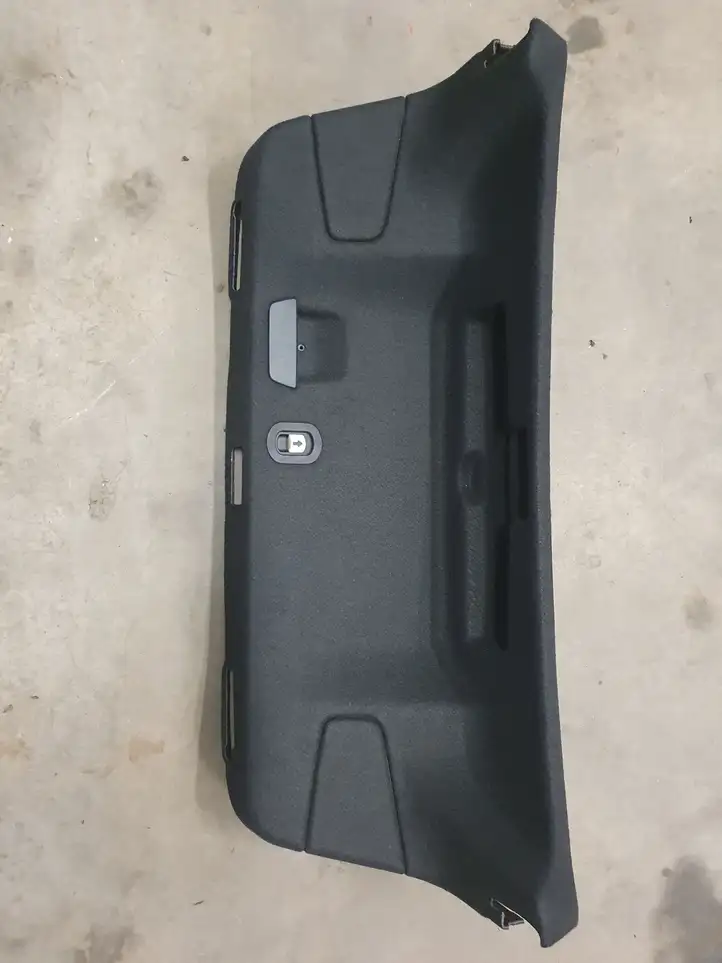 Audi A3/S3 8V (2012 - 2016) 8V5867975C Комплект обшивки крышки багажника — фото 1
