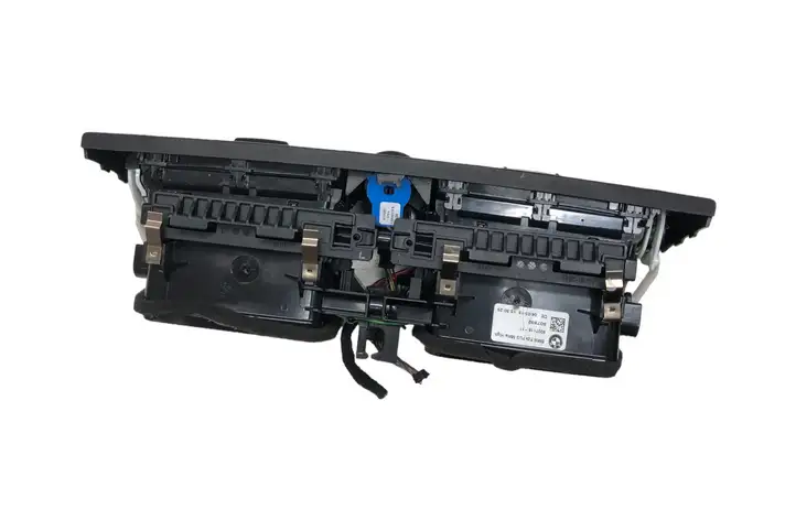 BMW 1 F20 F21 (2011 - 2019)  920711611 Центральный дефлектор