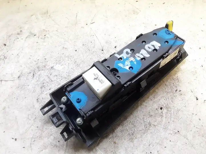 Toyota Corolla E120 E130 (2004 - 2007) 8480202251B0 Кнопка стеклоподъемников — фото 3