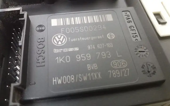Volkswagen PASSAT B6 (2005 - 2010) 1K0959793L Мотор стеклоподъемника передний — фото 3