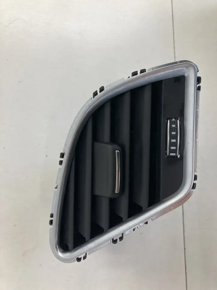Audi A5 8T 8F (2011 - 2016) 8T2820902G Боковой воздушный дефлектор — фото 1