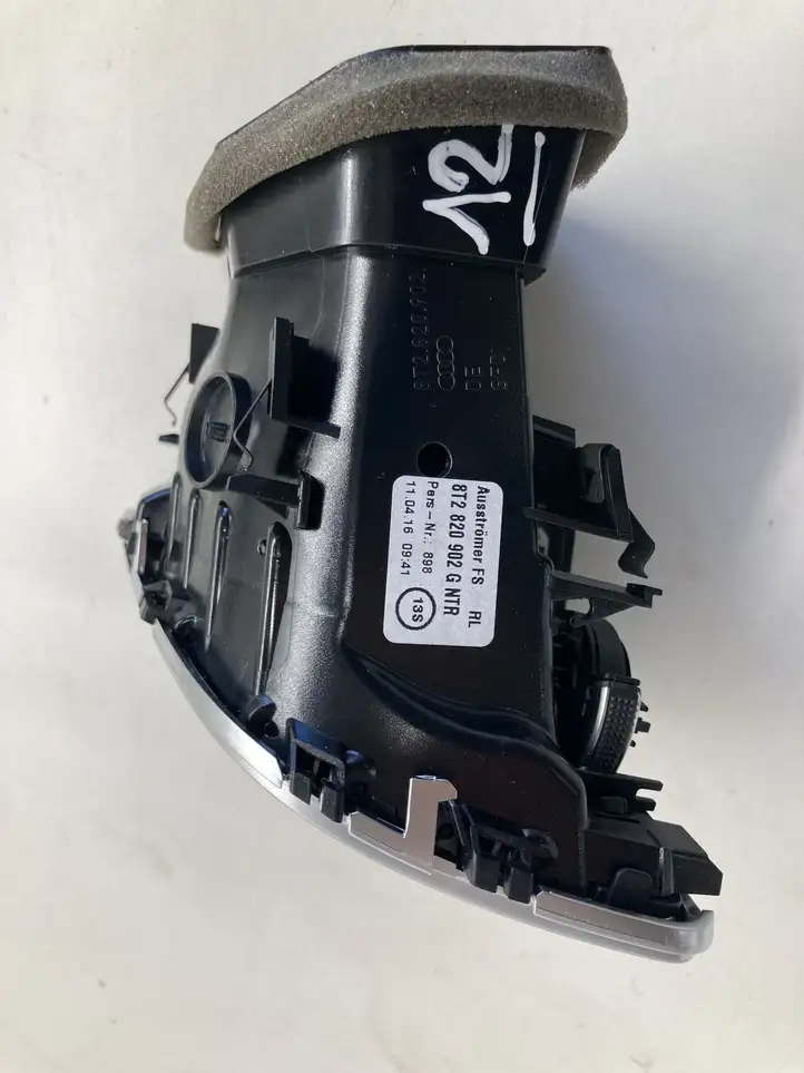 Audi A5 8T 8F (2011 - 2016) 8T2820902G Боковой воздушный дефлектор — фото 2