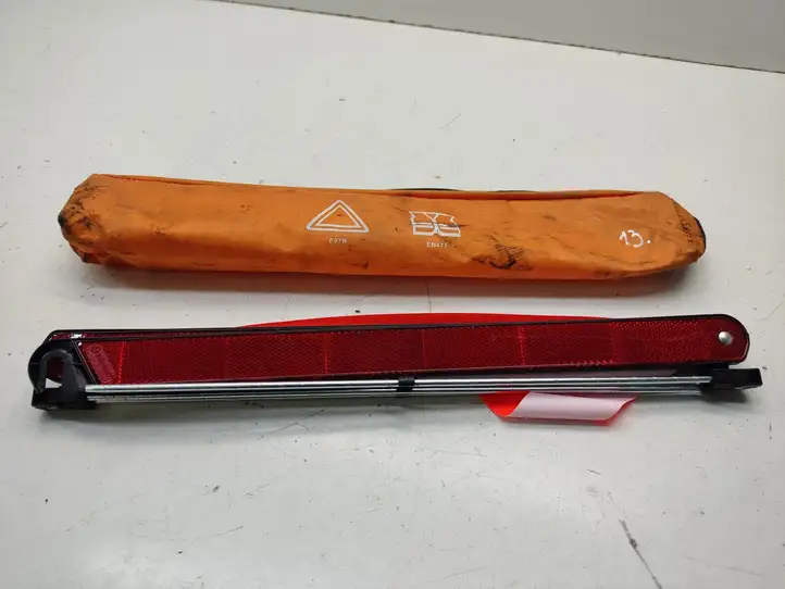 Ford C-Max (2007 - 2010)  27R033977 Аварийный знак