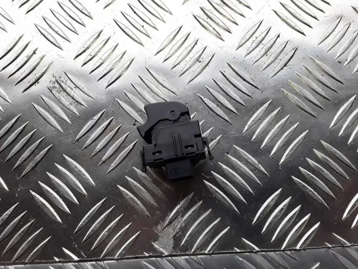 Toyota Corolla Verso AR10 (2004 - 2009) 848100F010 Блок кнопок стеклоподъемников — фото 1