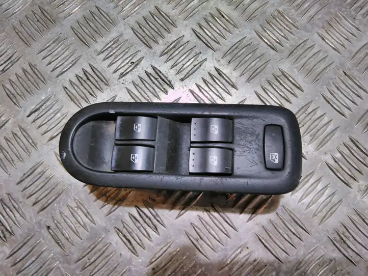 Renault Megane II (2002 - 2005) 156018070 Блок кнопок стеклоподъемников — фото 1