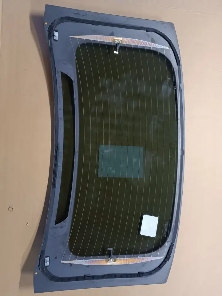 Kia EV6 (2021 - ) Заднее стекло — фото 2