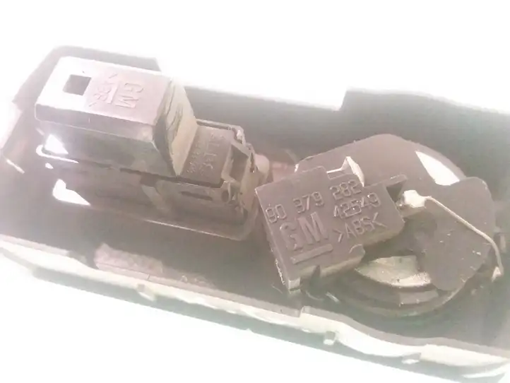Opel Vectra C (2002 - 2005) 90379282 Кнопка стеклоподъемников — фото 3