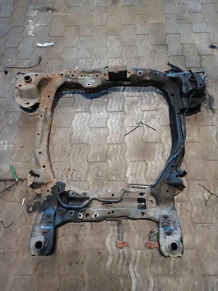 Kia Sorento (2009 - 2014) Передняя балка подвески — фото 1