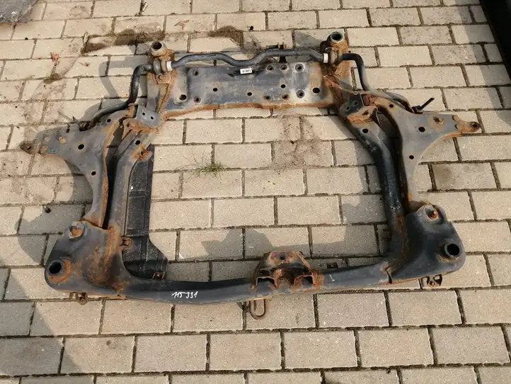 Hyundai i30 (2007 - 2012) 624052L000 Передняя балка подвески — фото 1