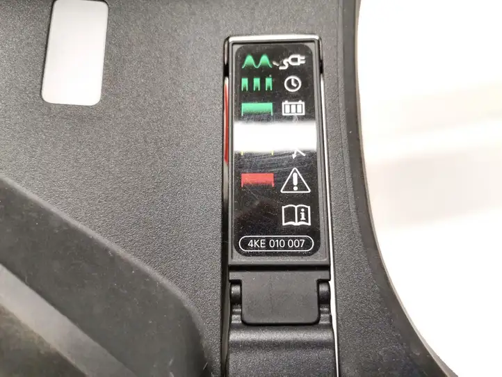 Audi e-tron (2018 - ) 4KE010007 Крышка топливного бака — фото 2