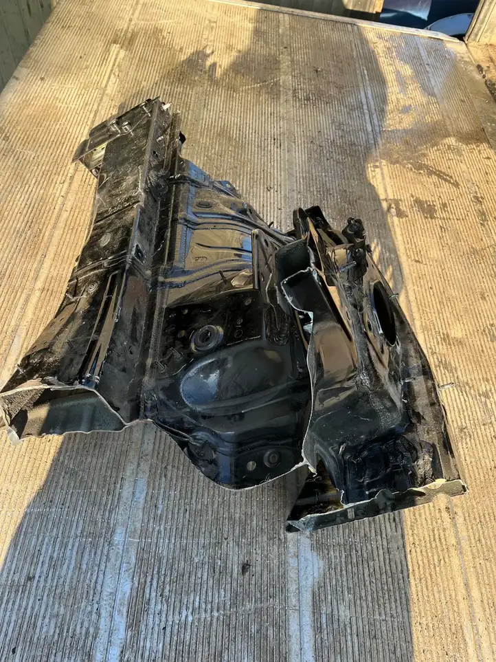 Mercedes-Benz EQA (2021 - ) Лонжерон кузова — фото 1