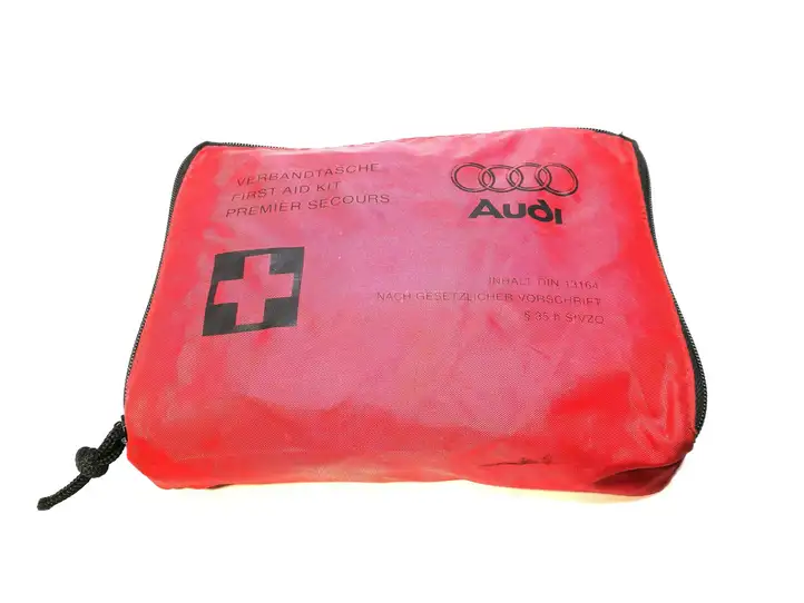 Audi A8 S8 D3 4E (2002 - 2005) 4E0860282 Автомобильная аптечка — фото 1