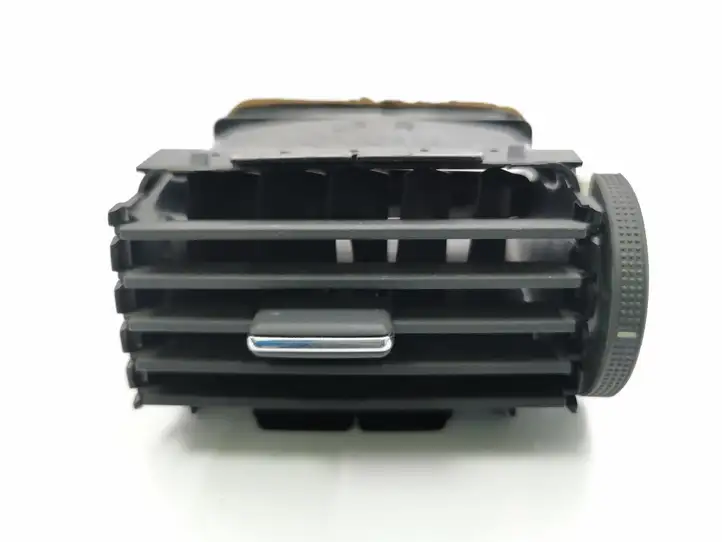 Toyota Avensis T250 (2006 - 2009) TSM5512G Центральный воздушный дефлектор — фото 1