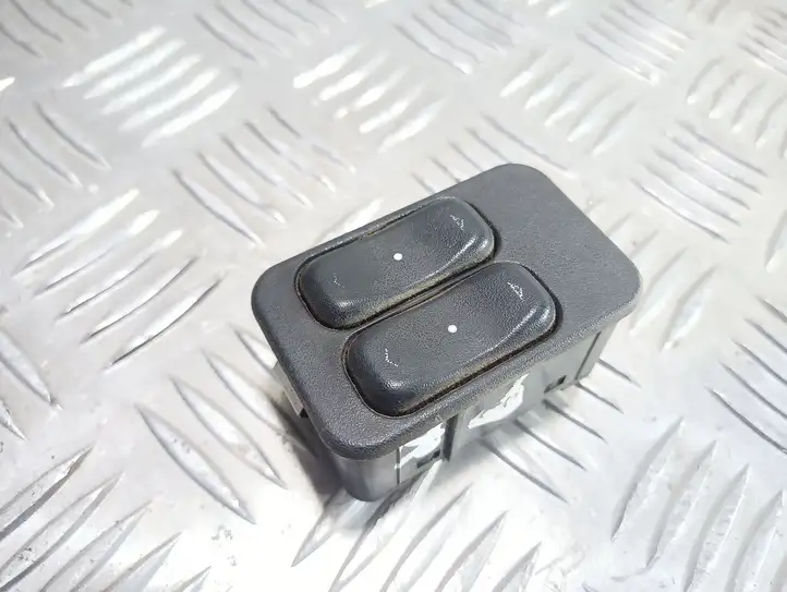 Opel Combo C (2001 - 2005) 13363202 Кнопка стеклоподъемников — фото 1