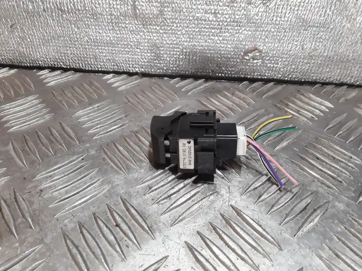 Toyota Corolla E120 E130 (2000 - 2004) 8481002040 Кнопка стеклоподъемников — фото 1