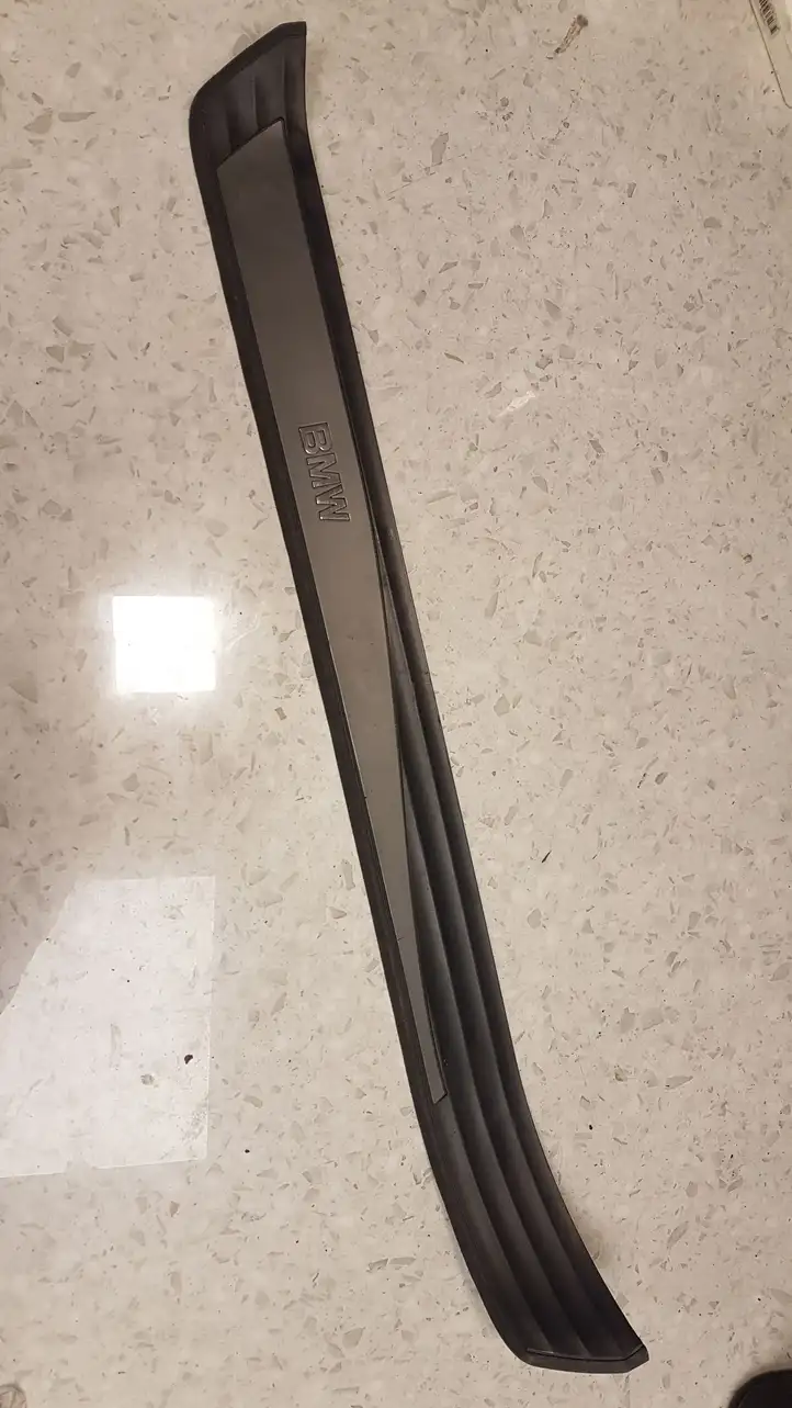 BMW 5 E60 E61 (2004 - 2010) 51477034303 Наружная отделка переднего порога — фото 1