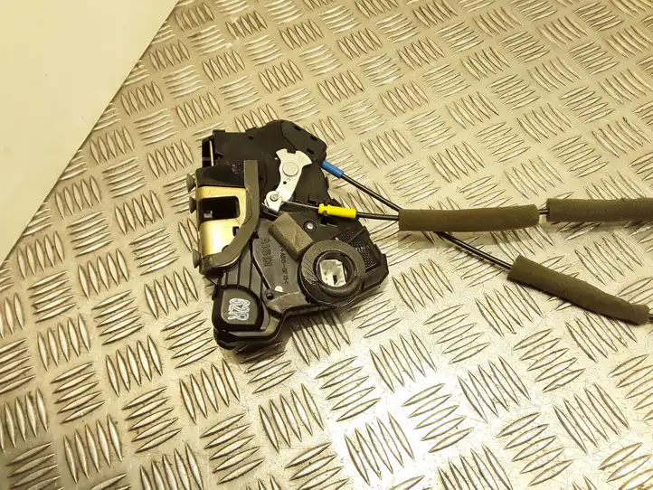 Toyota Corolla Verso E121 (2004 - 2007)   Замок передней двери