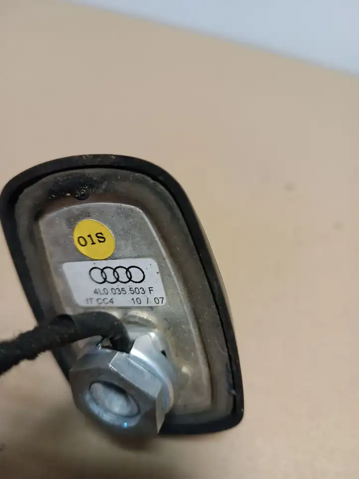 Audi Q7 4L (2005 - 2009) 4L0035503F GPS антенна — фото 4
