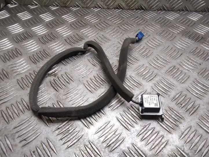 Nissan Qashqai (2010 - 2013) 25975BB50A GPS антенна — фото 3