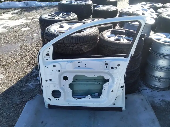 Nissan Qashqai (2010 - 2013) Дверь — фото 2