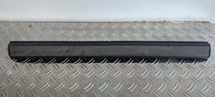 Porsche 911 (2004 - 2013) 997551303 Внутренняя отделка переднего порога — фото 3