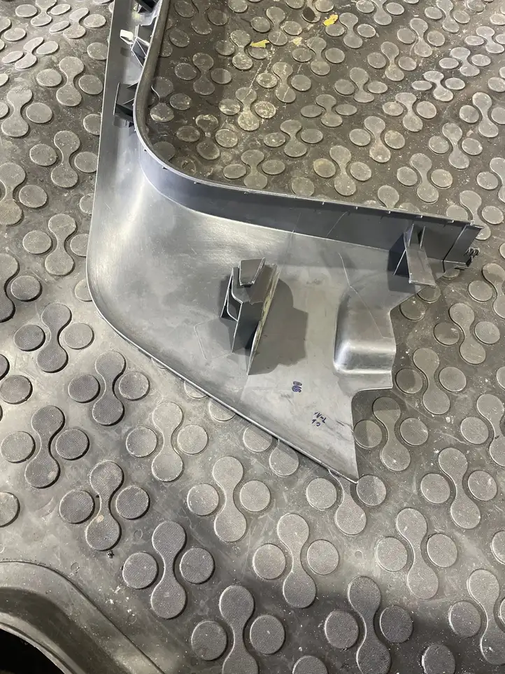 Volkswagen Tiguan (2011 - 2016) 5N0863484 Внутренняя отделка переднего порога — фото 3