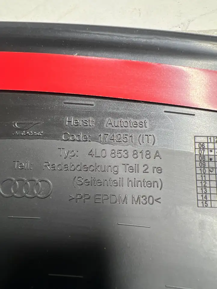 Audi Q7 4L (2005 - 2009) 4L0853818A Молдинг заднего крыла — фото 3