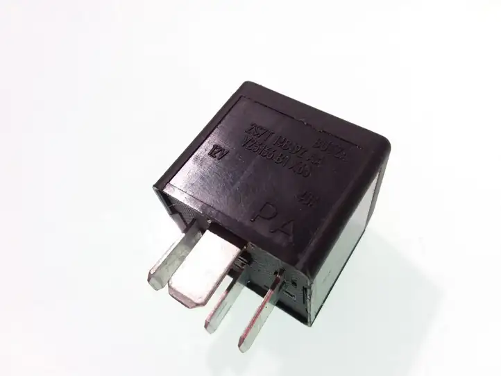Ford Mondeo Mk III (2000 - 2007) 2S7T14B192AA Другое реле — фото 1