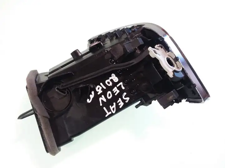 Seat Leon (5F) (2012 - 2019) 5F1820902F Боковой воздушный дефлектор — фото 2